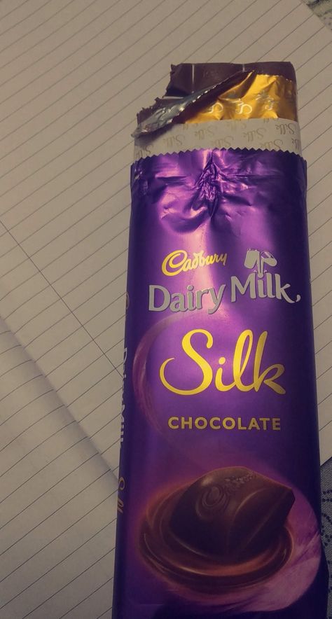 Chocolate Snap, Dairy Milk Silk, Couples Dp, Silk Chocolate, Oil Pastel Drawings Easy, Cadbury Chocolate, Cadbury Dairy Milk, Oil Pastel Drawings, Cute Muslim Couples