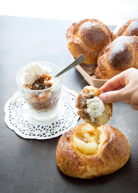 Sicilian Brioche, Coffee Granita, Summer Feast, Ricotta Cookies, Brioche Recipe, Italian Pastry, Types Of Desserts, Italian Recipe, Sicilian Recipes