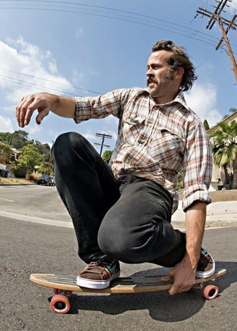 Jason Lee skateboarding as Earl My Name Is Earl, Skate Photos, Jason Lee, Skate And Destroy, Skateboard Photography, Longboard Skateboard, Skate Style, Skate Shop, Skateboard Art