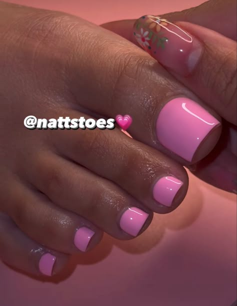 Valentines Toes Design, Valentine Day Toe Nails, Leg Nails Ideas, Light Pink Acrylic Toes, Valentines Toe Nail Designs Pedicures, Valentine Pedicure, Cute Toe Nail Colors, Pink Gel Toes, Acrylic Toes Pink