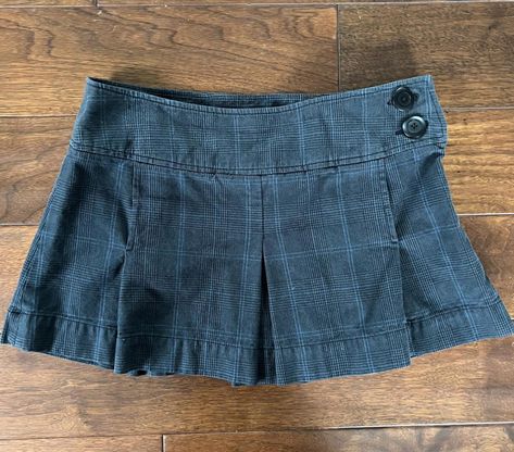 Fitted Vintage Mini Skirt, Vintage Fitted Mini Skirt, Fitted Vintage Mini Skirt With Pockets, Vintage Mini Skirts, Mini Skirt Aesthetic, Whimsigoth Mini Skirt, Mini Skirt Depop, Skirt Aesthetic, Skirt Y2k