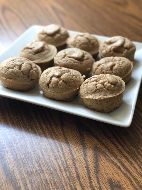 Weight Watchers Banana Muffins, Kodiak Recipes, Kodiak Cakes Recipe, Weight Watchers Muffins, Banana Protein Muffins, Protein Banana Bread, Clean Sweets, Ww Food, Smart Points Recipes