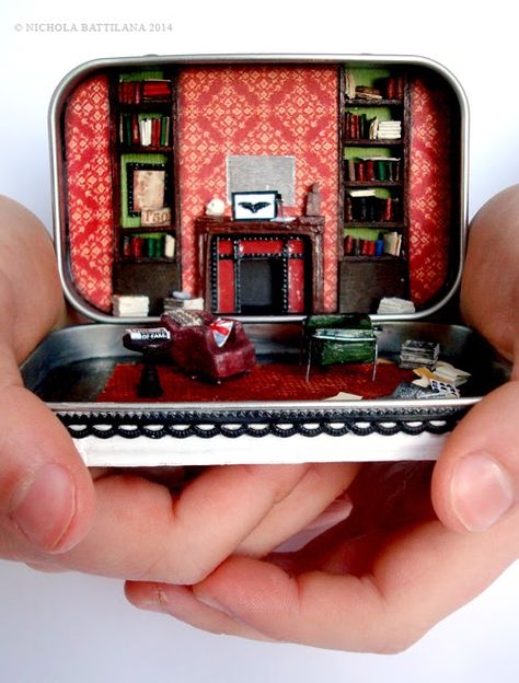 Sherlock 221 Baker Street in an Altoid tin Folded Newspaper, Watson And Sherlock, Union Jack Pillow, Tiny Table, Altoid Tin, Altoids Tins, Altered Tins, Mint Tins, 221b Baker Street