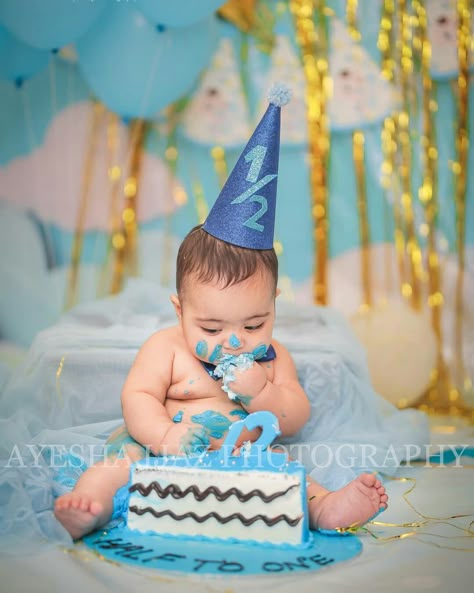 Half Birthday Ideas, Half Birthday Baby Boy, Birthday Ideas For Girls, 6 Month Baby Picture Ideas Boy, 2nd Birthday Pictures, Half Birthday Baby, Half Birthday Cakes, 6 Month Baby Picture Ideas, Month Ideas