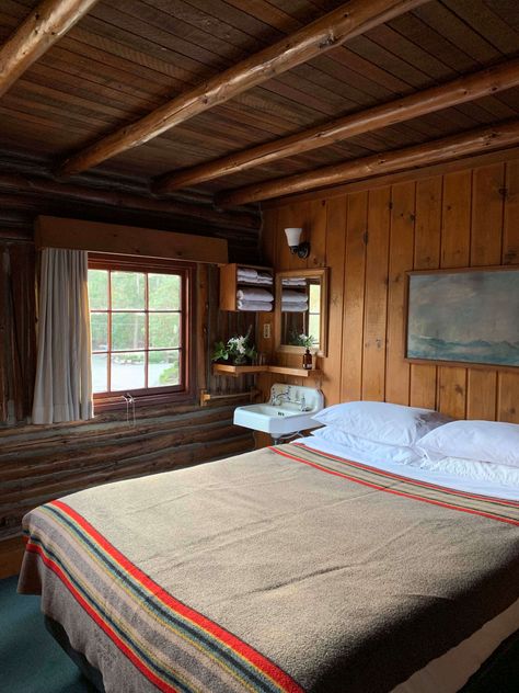 Camp style log cabin room with wool blanket on bed. Lodge Restaurant, Private Dock, Whidbey Island, Rustic Lodge, Cabins And Cottages, Seattle Wedding, Cozy Cabin, Cabin Homes, Cabins In The Woods