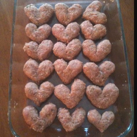 Valentine's Day!! Heart Shaped Turkey Meatballs:) Heart Shaped Meatballs, Family Valentines Dinner, Cheesy Valentines, February Recipes, Family Valentines, Valentines 2024, Valentine Sweets, Cheesy Valentine, Valentines Dinner