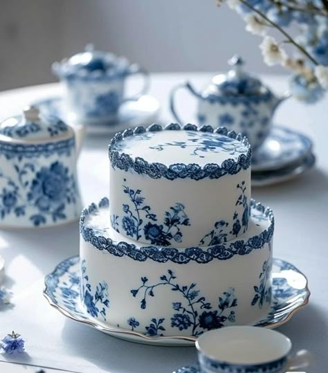 Blue And White China Cake, Blue Tea Party Aesthetic, Bridgerton Wedding Cake, Blue And White China Wedding, Blue And White Tea Party, Blue China Wedding, Blue Vintage Cake, Bridgerton Cake, Chinoiserie Cake