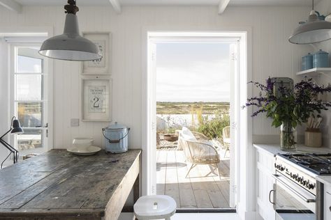 A Bright Coastal Home with Blue Color Accents in England 5 Three Bedroom House, Modern Extension, Roll Top Bath, Rural Retreats, The Modern House, Timber Door, Built In Bench, Main Bedroom, Bifold Doors