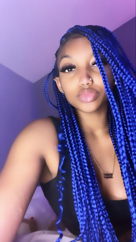 Dark Blue Braids With Beads, Blue Bohemian Knotless Braids, Boho Knotless Braids With Color Blue, Blue Hairstyles Braids, Box Braids Hairstyles Blue, Light Blue Braids For Black Women, Knotless Box Braids Blue, Dark Blue Knotless Braids, Black And Blue Knotless Braids