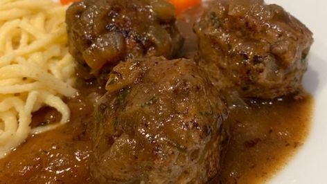 Boulets Liegeois (Belgian Meatballs) Recipe - Food.com Belgian Meatballs Recipe, Flemish Recipes, Belgian Meatballs, Belgian Recipes, Meatballs And Sauce, Apple And Onion, Meatloaf Meatballs, Sausage Meatballs, Belgian Food