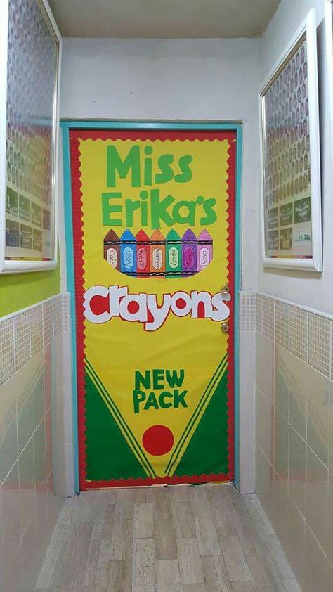 Crayons Door Decoration, Crayon Door Decorations Classroom, Crayon Themed Classroom, School Wide Themes, Preschool Door, Elementary Classroom Themes, Preschool Boards, God's Masterpiece, School Board Decoration