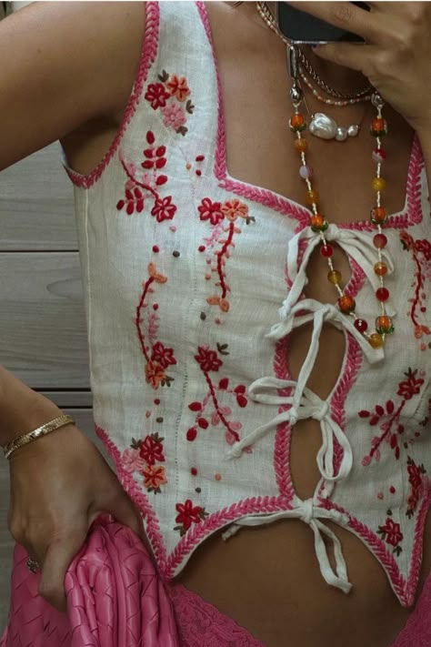 Boho Top Outfit, Sivan Ayla, Girly Boho, Luv Aj, Bohemian Blouses, Bohemian Tops, Embroidery Top, Embroidery On Clothes, Boho Chic Outfits