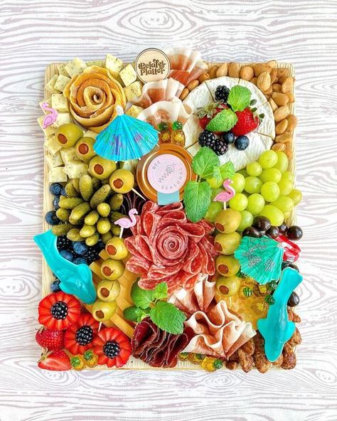 Charcuterie Board Ocean Theme, Palm Tree Charcuterie Board, Tropical Theme Charcuterie Board, Nautical Charcuterie Board, Beach Themed Charcuterie Board, Ocean Charcuterie Board, Tropical Charcuterie Board, Hawaiian Charcuterie Board, Mermaid Charcuterie Board