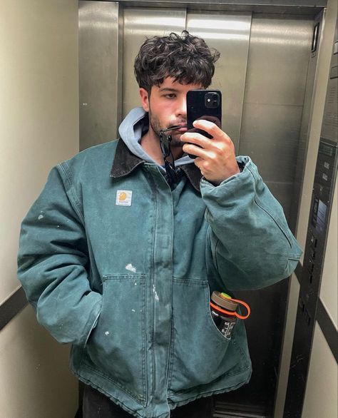 Style Carhartt Jacket, Oversized Carhartt Jacket Outfit, Cathartic Jacket, Carhartt Beanie Outfit Men, Carhartt Jacket Outfit Men, Carhartt Detroit Jacket Outfit, Carhartt Fits, Carhartt Beanie Outfit, Carhartt Jacket Outfit