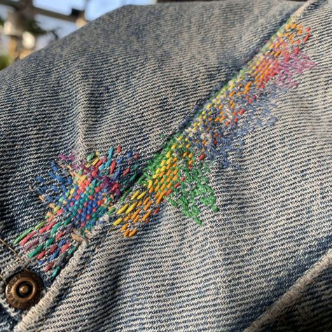 Jean Mending, Visible Mending Stitches, Thrifted Jeans, Mending Clothes, Zero Waste Fashion, Make Do And Mend, Visible Mending, Repair Clothes, 자수 디자인