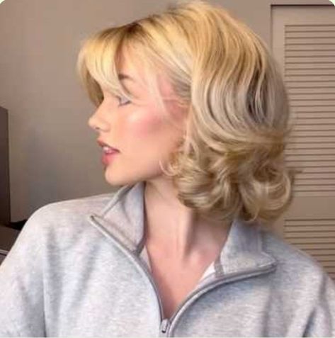 60s Hair Short Shoulder Length, 60s Hair Blonde, 60s Curls Short Hair, 60s Bombshell Hair, 80s Medium Hair, 50s Blonde Hair, Short 70s Hair Bob Haircuts, 60s Shoulder Length Hair, 70s Hair Styles Short