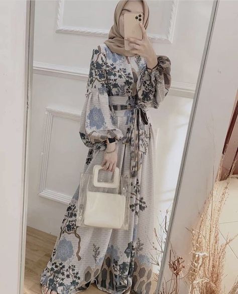 Hijab Fashion Summer, Batik Fashion, Mode Abaya, Modest Dresses Casual, Muslim Fashion Dress, Muslimah Fashion Outfits, Hijab Fashion Inspiration, Fancy Dress Design