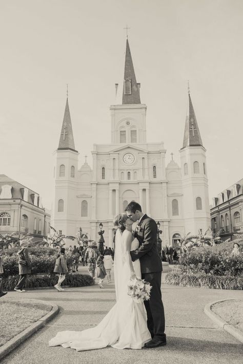 New Orleans French Quarter Wedding Photograph by Heirloom Collective http://www.storyboardwedding.com/new-orleans-french-quarter-wedding-at-place-darmes-with-celebration-second-line-parade/ Jackson Square Wedding, New Orleans Wedding Photos, Wedding Venues Louisiana, Louisiana Wedding Venues, French Quarter Wedding, South America Travel Photography, Second Line Parade, Nola Wedding, Louisiana Wedding