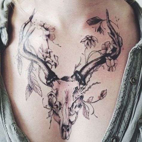 Deer Skull Tattoos, Western Tattoos, Deer Tattoo, Animal Skull, Disney Tattoo, Geniale Tattoos, Gothic Tattoo, Stomach Tattoos, Instagram Tattoo