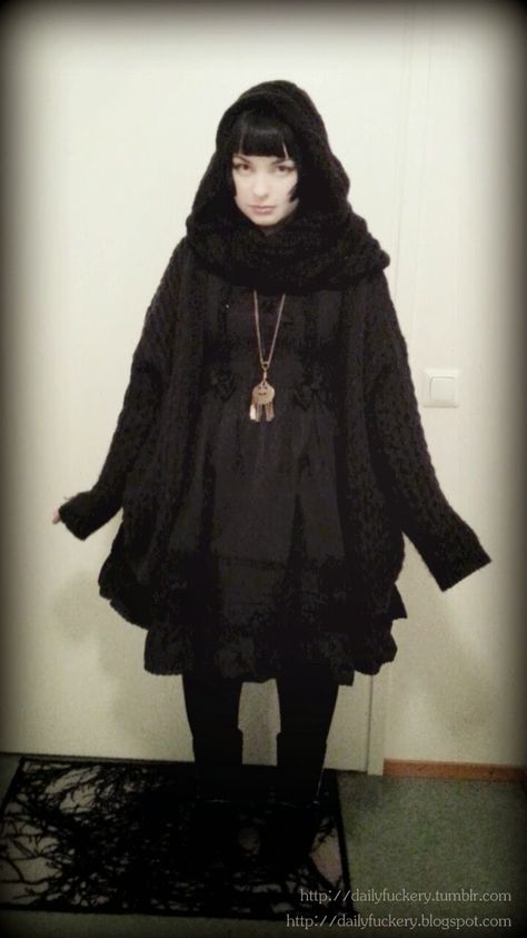 Daily Fuckery: Dark-mori things Dark Mori Witch, Mori Aesthetic, Forest Goth, Fashion Genres, Pixie Core, Dark Mori Kei, Dark Mori Fashion, Strega Fashion, Dark Things