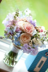 perfect colours: peach pink lilac and blue Bridesmaid bouquet colors PERFECT!! All the colors i want ! Blue Bridesmaid Bouquet, Wedding Flowers Peach, Wedding Flowers Blue, Lavender 15, Wedding Veil Styles, Wedding Reception Activities, Peach Wedding Flowers, Pastel Bouquet, Purple Wedding Bouquets