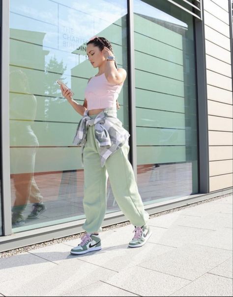 Dutch Green Jordans Outfit, Dutch Green Jordans, Green Jordan Outfit, Green Jordans Outfit, Jordans Outfit Women, Jordan 1 Mid Dutch Green, Jordan Outfit Women, Jordan 1 Outfit, Green Jordans