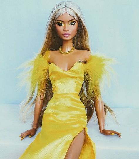 Barbie Photography, Barbie Aesthetic, Barbies Pics, Barbie Barbie, Glamour Dolls, Brunette Models, Barbie Gowns, Valley Of The Dolls, Barbie Fashionista