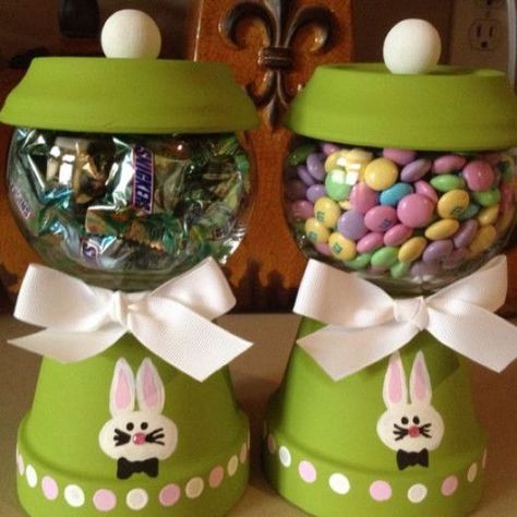 Valentines Daycare, Gumball Machine Craft, Easter Clay, Easter Porch Decor, Unique Easter Baskets, Gumball Machines, Terra Cotta Pot Crafts, Pot Crafts, Spring Craft