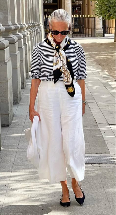 French Style Over 50, Linda Wright Style, Linda Wright, Style Over 50, French Women Style, Over 60 Fashion, Older Women Fashion, Ageless Style, 60 Fashion