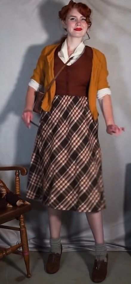 Professor Costume Woman, Winter Librarian Outfit, 50s Teacher Outfit, Library Worker Outfit, 60s Librarian, Quirky Teacher Aesthetic, Theater Teacher Outfit, Drama Teacher Outfit, Wes Anderson Outfits Women