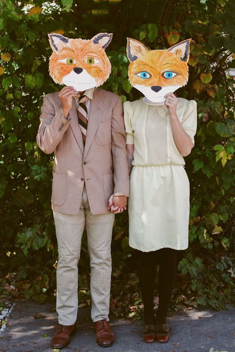 Halloween Costumes Fantastic Mr Fox Costume, Last Minute Couples Costumes, Old Halloween Costumes, Diy Couples Costumes, Paper Masks, Book Costumes, Best Couples Costumes, Table Halloween, Fox Costume