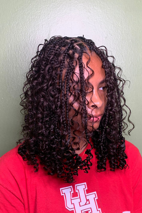 Boho Bob Braids are the ultimate blend of style and ease! Perfectly paired with soft curls for a natural look. Check out the linked Boho curly hair to complete your style! 🌟 



#BohoBob #CurlyHair #BraidingStyles #bobbraids #knotlessbohobraids#ProtectiveStyles##HairstylesForWomen#hairtrends#CurlyBraids#HairstyleIdeas Knotless Boho Braids Bob, Water Wave Crochet Hair, Boho Bob, Water Wave Crochet, Wave Crochet, Loc Inspiration, Braiding Hair Extensions, Bohemian Crochet, Bob Braids