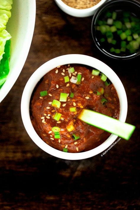 Ssamjang (Korean BBQ Dipping Sauce) | MyKoreanKitchen.com #koreanfood #koreanbbq #dippingsauce Ssamjang Recipe, Korean Bbq Side Dishes, Korean Bbq Dipping Sauce, Vegetable Dipping Sauce, Korean Dipping Sauce, Bbq Dipping Sauce, My Korean Kitchen, Korean Sauce, Easy Korean Recipes