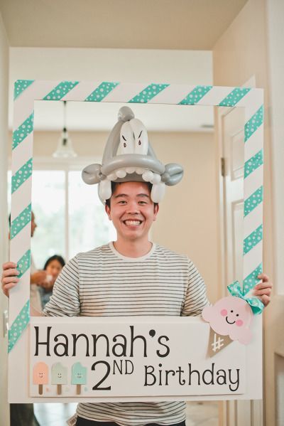 Craft a funky fun FRAME for a portable DIY Photo Booth. Cute idea. Nice shark hat.: Ice Cream Parlor Party, Animation Photo, Ice Cream Birthday Party, Diy Bebe, Facebook Party, Diy Photo Booth, Ice Cream Birthday, Photo Booth Frame, Decoration Photo