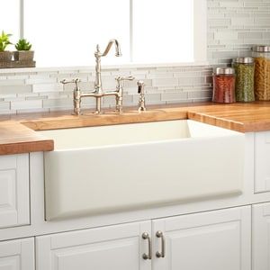 Best Farmhouse Sinks, Kitchen Credenza, Fireclay Farmhouse Sink, Best Kitchen Designs, Farm Sink, Farmhouse Sink Kitchen, Single Basin, Farmhouse Interior, Design Principles