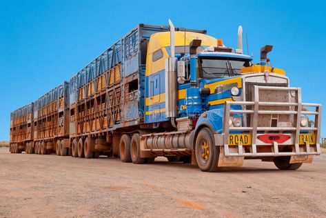 Australian Desert, Heavy Construction Equipment, Train Truck, Australian Outback, Road Train, Kenworth Trucks, Big Rig Trucks, Heavy Machinery, Heavy Truck