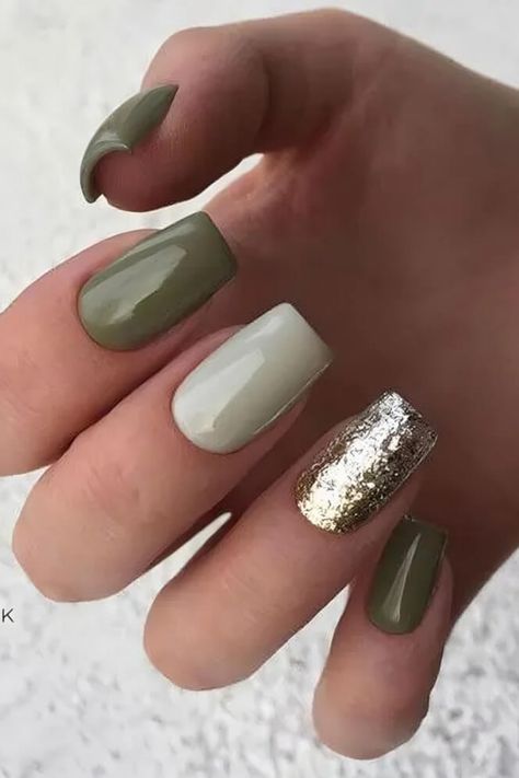 Okay, you probably won’t pick olive green as the first color you see in the nail salon. However, you might feel regret… Nails Acrylic Christmas Simple, Green Nails Gel, Olive Green Nails, Nails Acrylic Christmas, Olive Nails, Christmas Simple, Green Nail Art, Green Nail Designs, Nail Designs Valentines