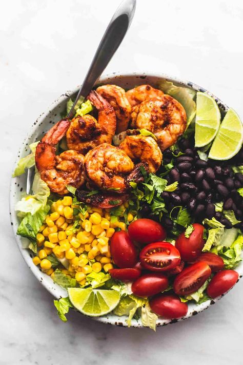 Easy, 30-minute Fiesta Lime Shrimp Salad is bursting with bold Mexican-inspired flavors and is sure to be a family-favorite dinner for seafood lovers! Fish Taco Salad, Salad Bowl Recipes, Taco Salad Bowls, Protein Bowls, Taco Salads, Taco Salad Recipes, Lime Shrimp, Mexican Foods, Easy Taco