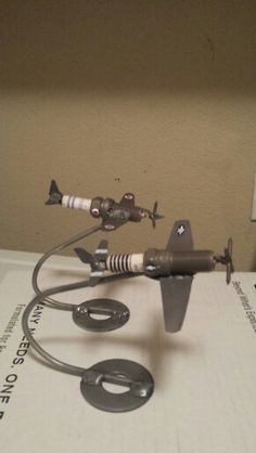 Art Metal Ideas, Small Metal Art, Small Metal Projects, Small Welding Projects, Tre Kunst, Metal Sculpture Artists, Welding Art Projects, Metal Welding, Model Airplane