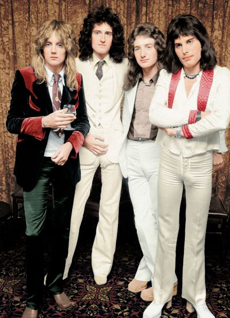 Queen. (1974) Queen 1974, Roger Taylor Queen, Queen Photos, Roger Taylor, Queen Pictures, Queen Freddie Mercury, John Deacon, Brian May, Queen Band