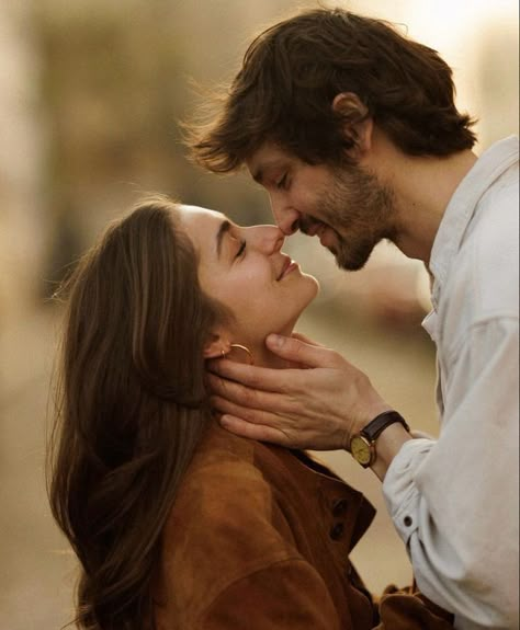 Couple Hand On Chest Pose, Couples Looking Into Eyes, Sweet Couple Pose Reference, Couple Holding Each Other, Hood Photos, Couples Candid Photography, Cars Pics, Couple Shooting, Vision 2025