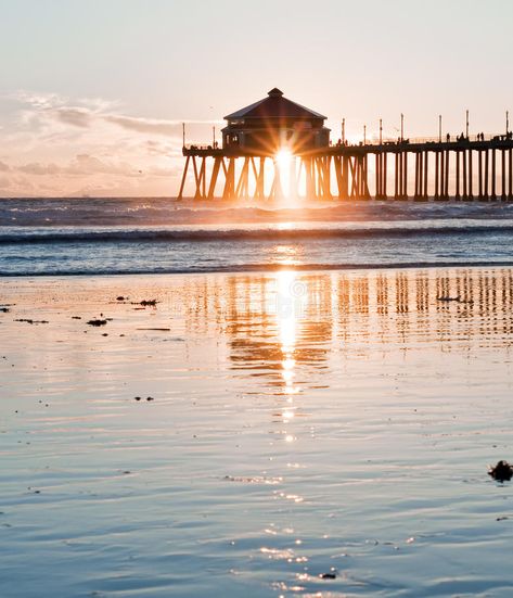 Huntington Beach Pier, Fall Images, Beach Pier, Surf City, I Love The Beach, Coastal Cities, Ways To Travel, Ocean City, Beach Town