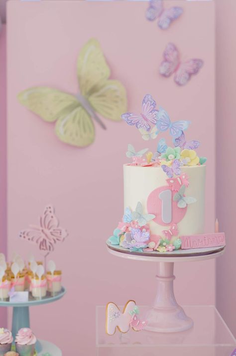 Butterflies Birthday Party Ideas | Photo 2 of 26 | Catch My Party 1st Birthday Party Ideas Butterfly, Butterfly Cake Ideas For Kids, Butterfly Birthday Cake Ideas, Pastel Butterfly Cake, Butterfly Cake Ideas, Butterfly 1st Birthday, Butterfly Birthday Party Decorations, Fairy Birthday Cake, 1st Birthday Party Favors