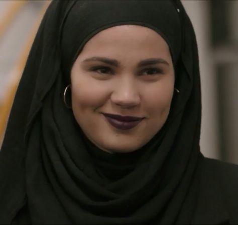 Iman Meskini, Sana Bakkoush, Skam Aesthetic, Skam Norway, Sana Icon, Arts Club, Dark Arts, Iconic Characters, Face Claims