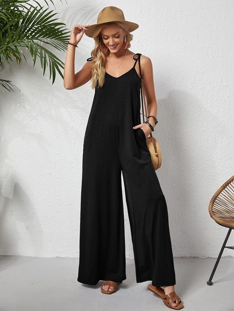 Black Jumpsuit Summer Outfit, Cami Jumpsuit Outfit, Romper Black Women, Black Jumpsuit Outfit Casual, Goa Clothes, Black Jumper Outfit, Women Jumpsuit Outfits, Casual Black Jumpsuit, Boho Style Jumpsuit