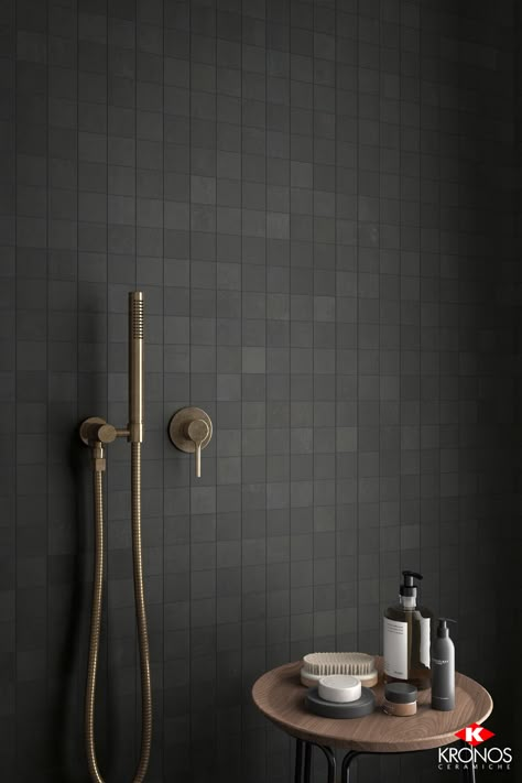 Black Mosaic with metal look tiles. // Collection by Kronos Ceramiche: Métallique Mosaic Nuit #kronostiles #kronosceramiche #madeinitaly #porcelaintiles #mosaic #blacktiles #walltiles #coverings #walldecoration #decorativetiles #walldesign #metaleffect #metallook #greseffettometallo #bathroominspiration #mosaicideas #showertile #showerwalltile #bathroomideas # #design #architecture #archilovers Black Mosaic Shower Floor, Dark Mosaic Tile Bathroom, Masculine Modern Bathroom, Dark Primary Bathroom, Moody Shower Tile, Two Tone Shower Tile Ideas, Dark Grey Shower Tile, Dark Showers, Dark Shower Tile