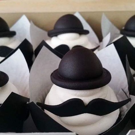 Hat Cupcakes, Pop Cupcakes, Cupcake Holder, Bowler Hat, Top Hat, Cake Pops, The Magicians, Cupcake, Dessert