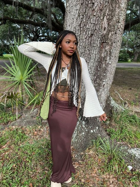 Blackgirl Aesthetics Outfit, Bohemian Core Outfits, Neosoul Outfits Winter, Boho Outfit Black Women, Earthly Aesthetic Outfit, Black Earthy Aesthetic Outfits, Bohemian Style Clothing Black Women, Fairy Core Outfits Black Women, Winter Spiritual Outfits