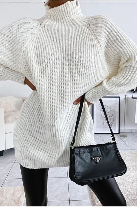 Everyday Outfits Fall, White Jeans Outfit, Woolen Sweaters, Fashion Sweaters, Gossip Girl Fashion, Casual Outfit Inspiration, Sweaters Online, Edgy Outfits, Fashion 2020