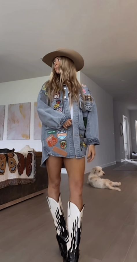 2024 Western Trends, Texas Rodeo Outfit, Western Summer Outfits, Outfit Cowboy, Rodeo Dress, Outfit Botas, Looks Country, Nashville Outfits, Rodeo Outfits